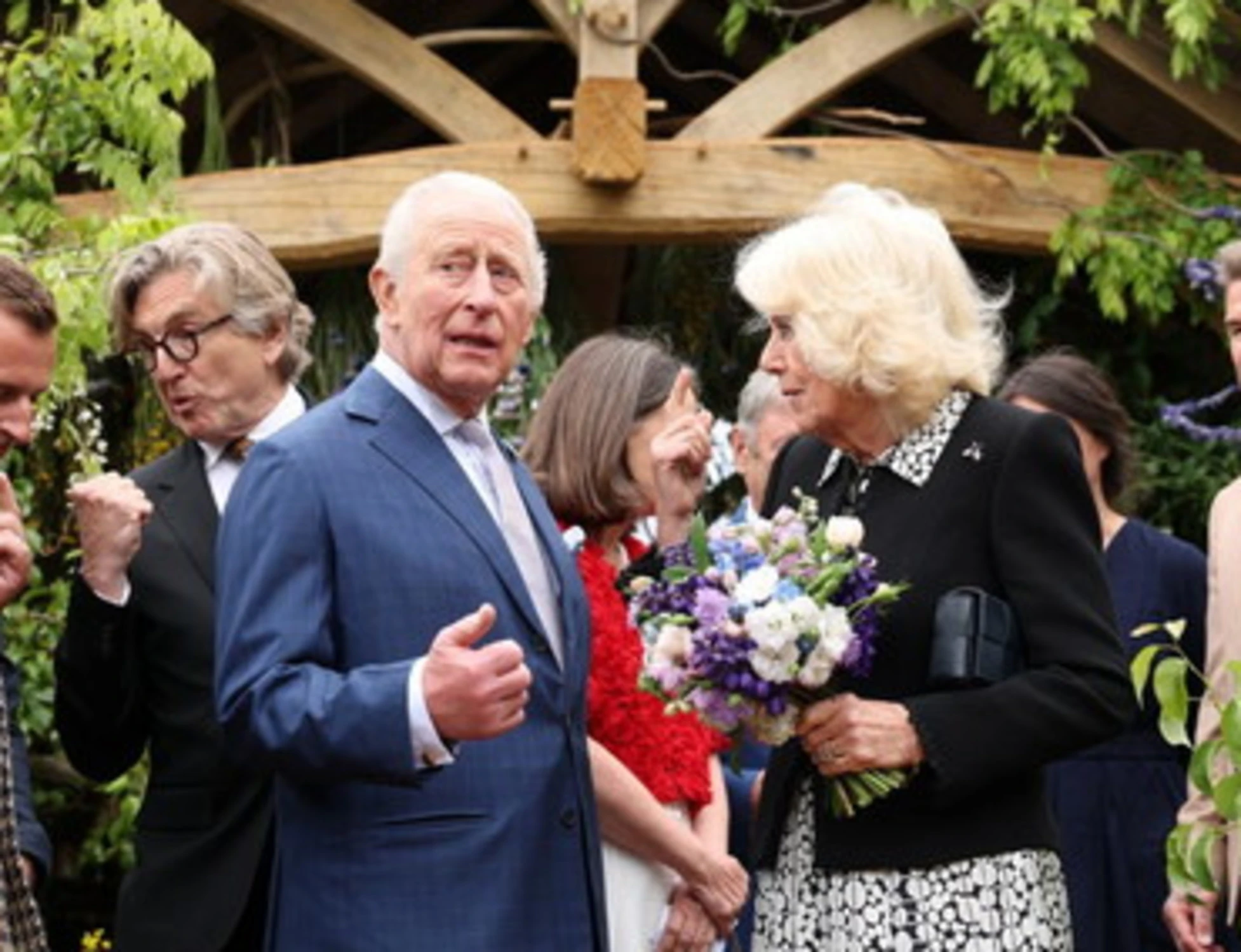 Re Carlo sotto choc, Ciara Sullivan muore davanti ai suoi occhi