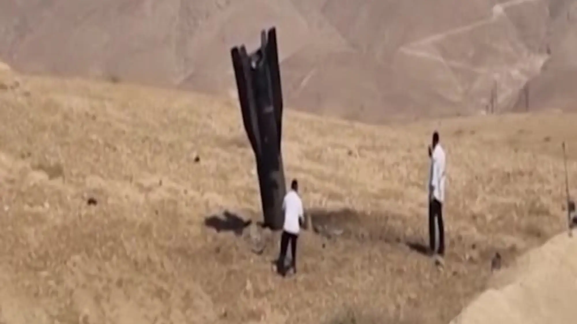 Israele, grosso frammento di missile si conficca a terra in Cisgiordania