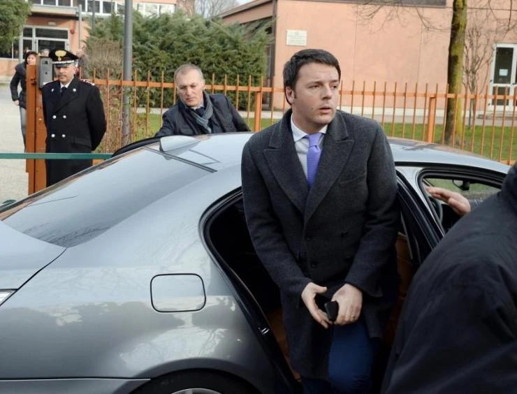 Renzi contestato a Scalea