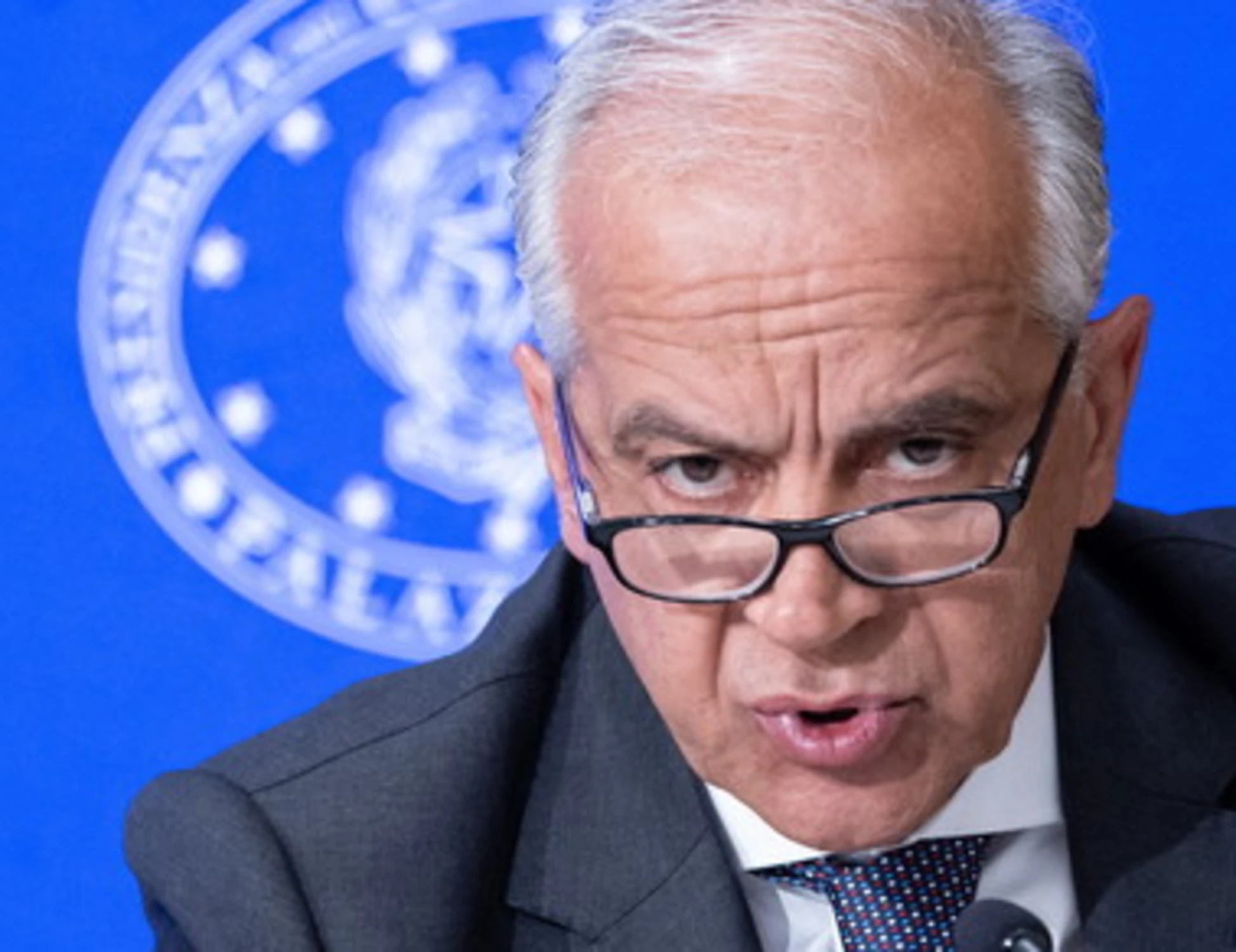Immigrazione, Piantedosi: "Arrivi dimezzati rispetto al 2025", sinistra muta