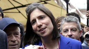 Elly Schlein, il silenzio di fronte ai terroristi: imbarazzo-Pd