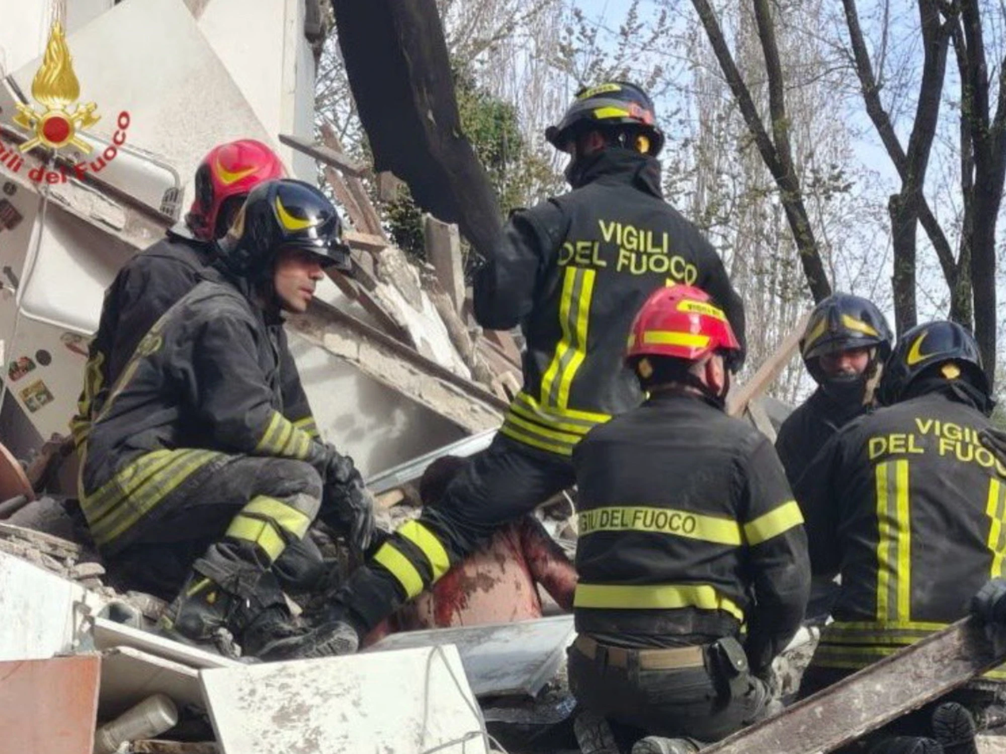 Roma, crolla una palazzina a Monteverde: "Come una bomba", ipotesi drammatica