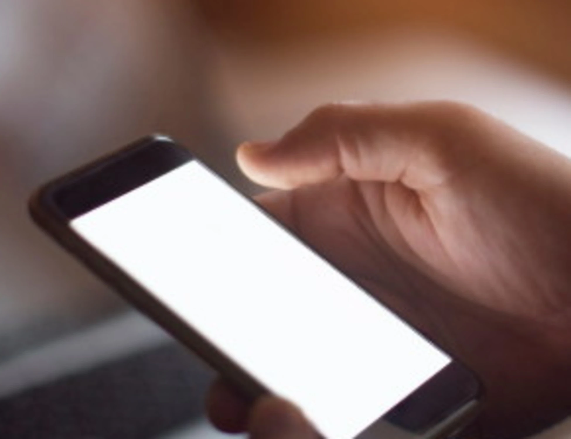 Unione Europea, la multa choc a TikTok: "Dati inviati alla Cina"