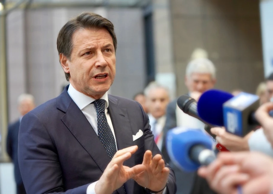 Giuseppe Conte teme la crisi: "Matteo Salvini fa il superuomo, ci vuole pazienza"