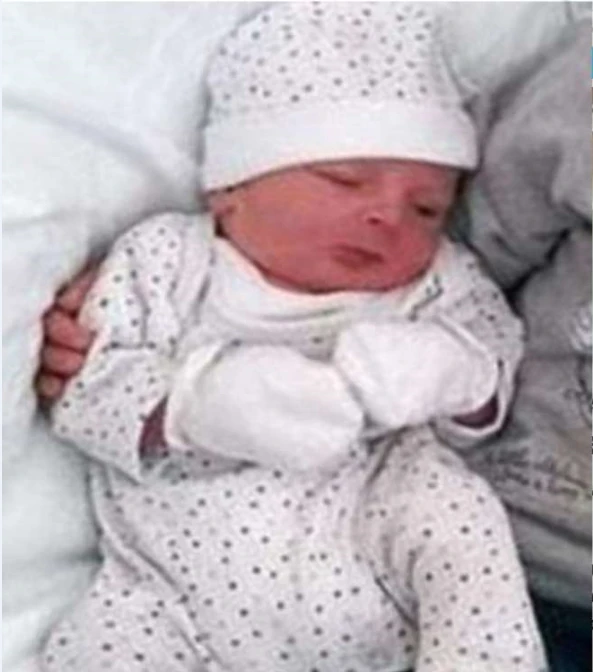 Londra, muore nel letto a sei anni soffocato nel letto dai genitori