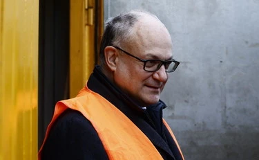 Gualtieri regala stanze d'albergo agli abusivi di Spin Time