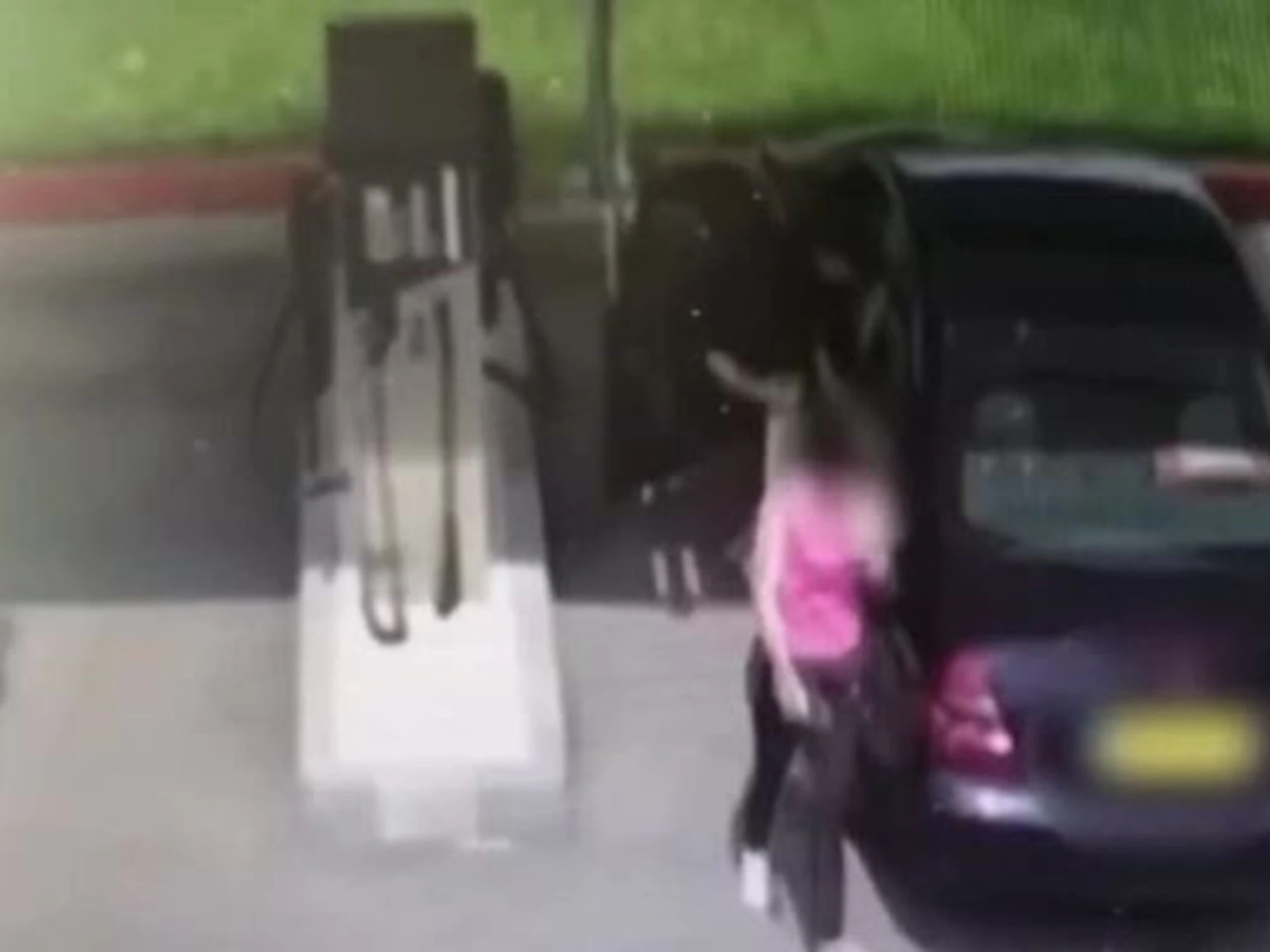 Ragazzina violentata nel parcheggio a Taranto: chi è l'orco che ha abusato di lei