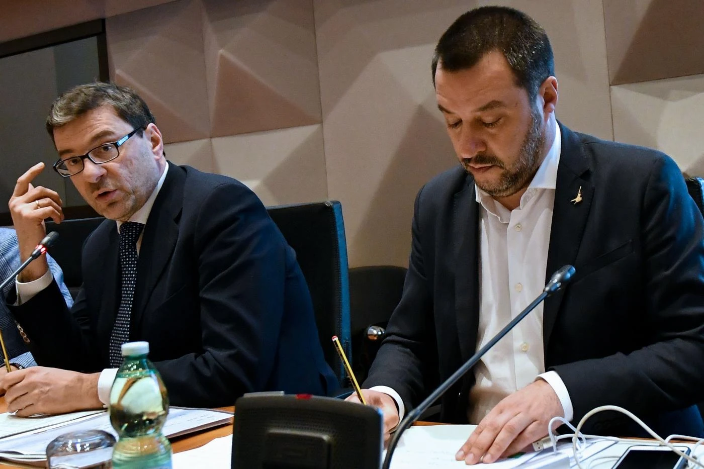 Matteo Salvini e Giancarlo Giorgetti, il retroscena incrociato: "La fine di un incubo". Sì, cade il governo