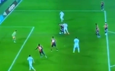 Inter e Napoli, arbitri sotto accusa. De Rossi sbotta: "Tutti hanno visto"
