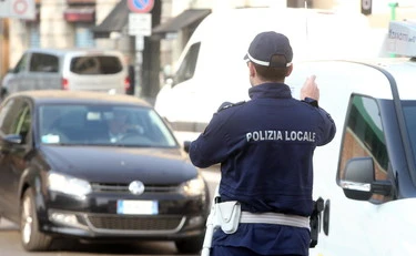 https://media.liberoquotidiano.it/OtjVkntYefr8Lrq2i4zueDp90497vsHSYJ7A14q6cLE/width:800/quality:90/aW1hZ2VzLzIwMjYvMDkvMDMvMTI0NzA0OTM4LWFlZDI5NWY2LWE3NTAtNDNmYi1hY2M3LWY3ZWM3N2E0Njc3MS5qcGc.webp