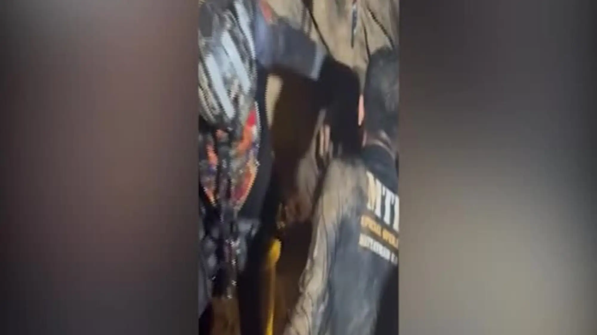 Laos, bloccati in una grotta: estratto il primo dei 5 superstiti