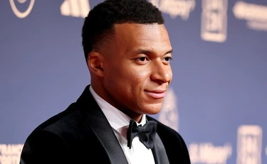 Kylian Mbappé, la battuta è un autogol: gli sponsor cinesi lo abbandonano