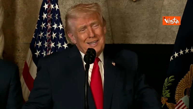 Donald Trump non molla: "Ecco perché ci serve la Groenlandia