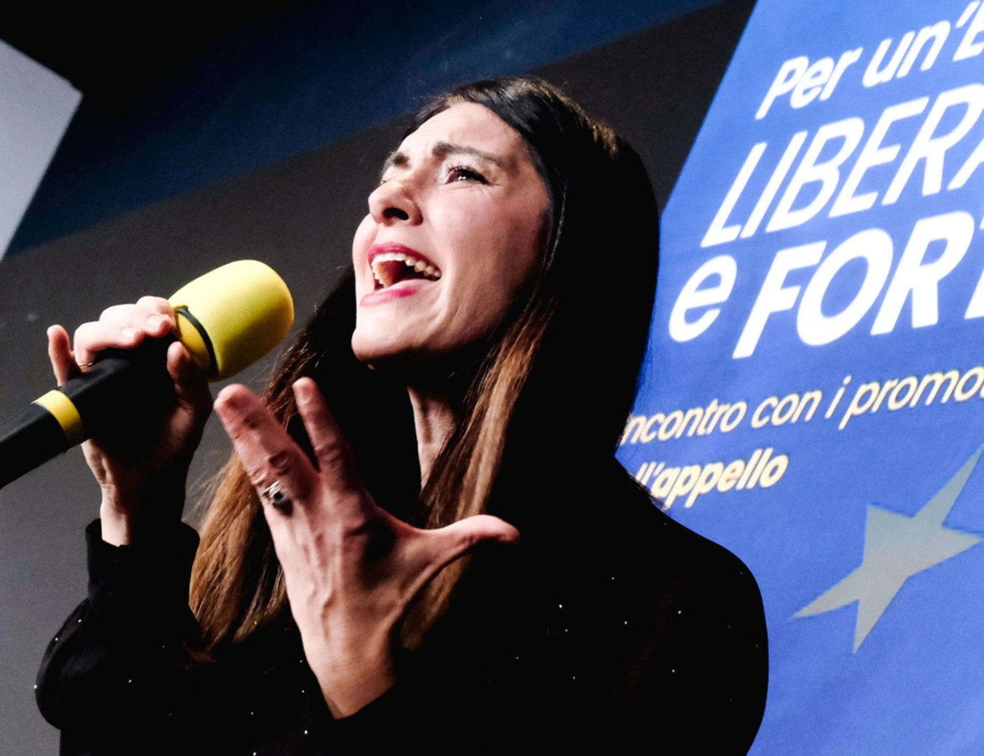 Pina Picierno spara su Conte per affondare Schlein: "Sta con Orban"