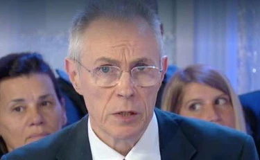 https://media.liberoquotidiano.it/P--o9pF3-HOp9uS6xRrEhDMlIIVgoQmHHmCuYGNWlaA/width:800/quality:90/aW1hZ2VzLzIwMjUvMDkvMTUvMTIxNzQzOTAzLWYyMWUxNDA5LTYyOGUtNDE4My1iZmM3LWUwNTNjM2NjMDI2Yy5qcGc.webp