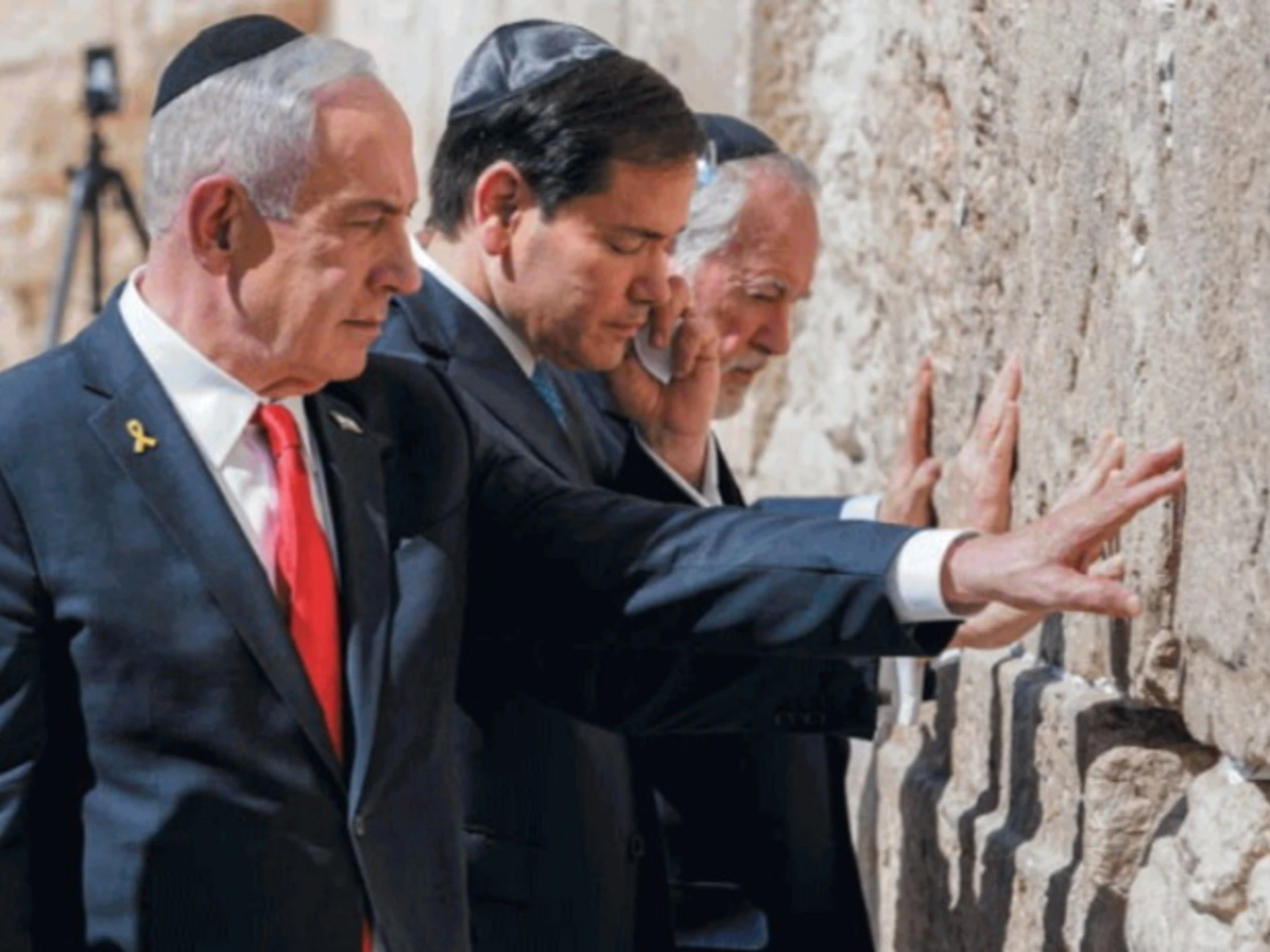 I capi di Hamas in fuga abbandonano il popolo