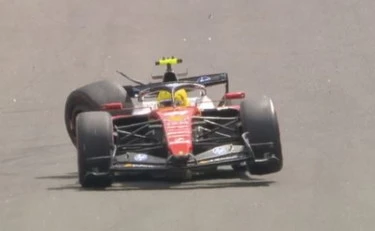 Ferrari in ginocchio, il drammatico team-radio di Hamilton: "Ho distrutto la macchina!"