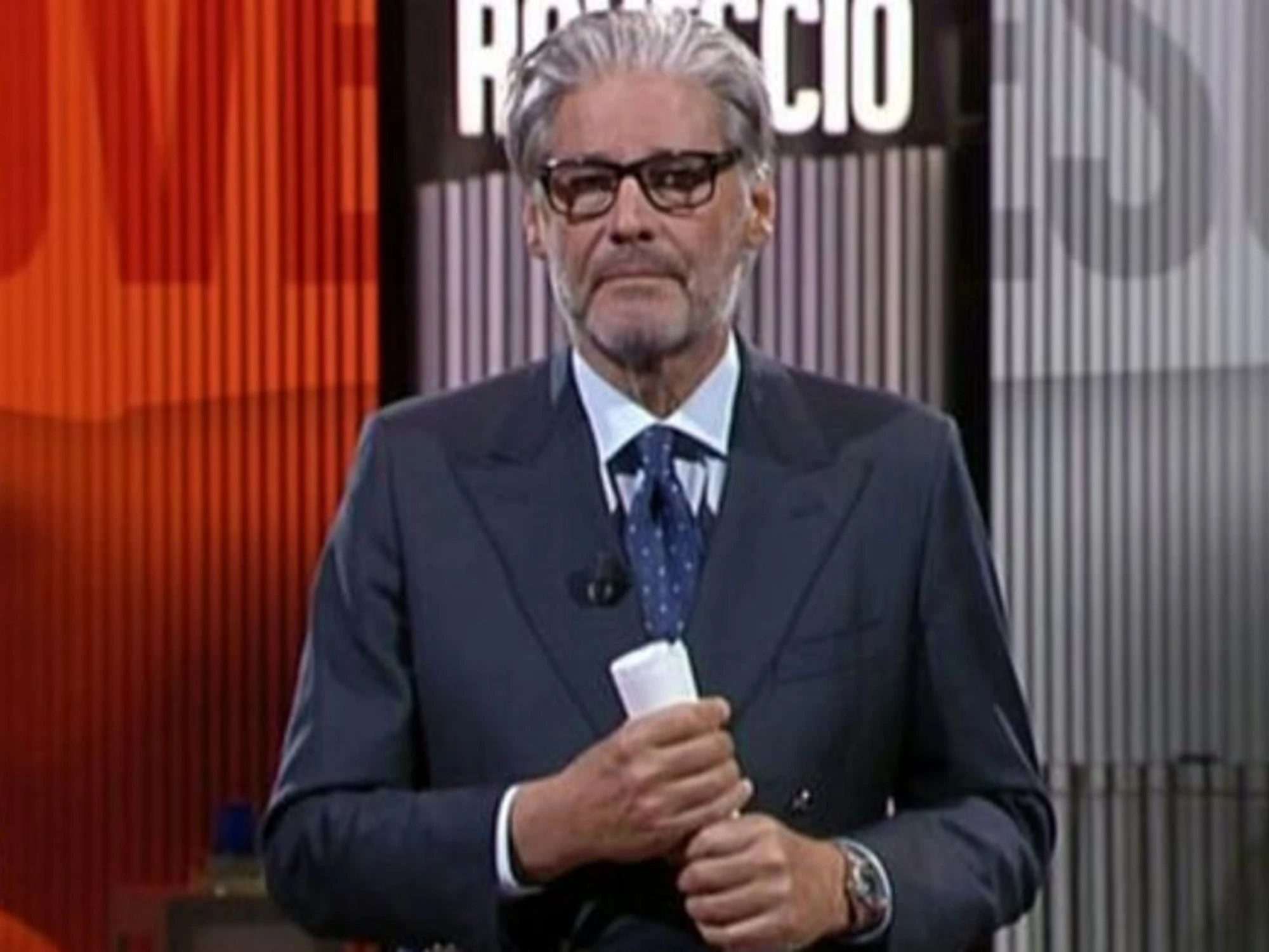 Dritto e Rovescio, "Ve lo dico a volto scoperto": la legnata di Paolo Del Debbio