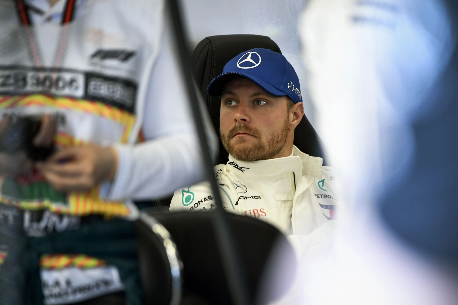F1, pole di Bottas a Baku davanti ad Hamilton e Vettel: Lecler parte dalla quinta fila