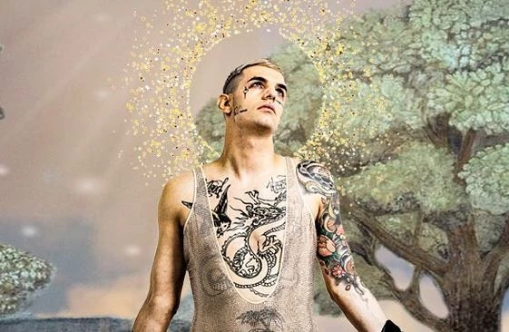 Sanremo 2020, Achille Lauro cita San Francesco: "Spogliato degli abiti per votare la vita alla religione"