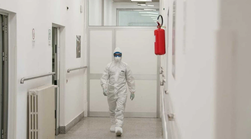 Covid, ospedali al collasso in Grecia: accordi coi privati per salvare il Paese, un precedente terrificante