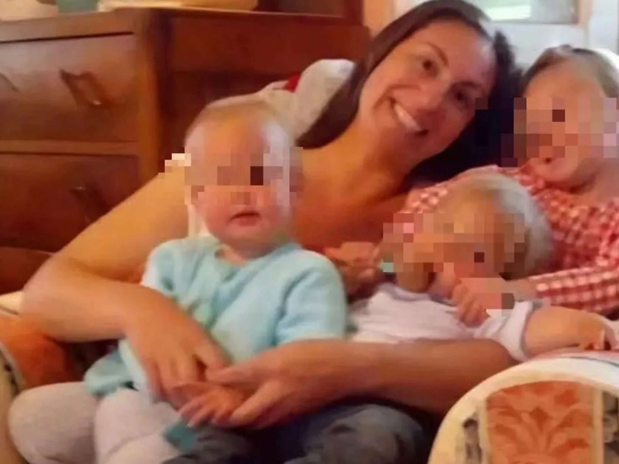 Famiglia nel bosco, il dramma dopo il colpo di mano delle toghe: dove ha passato la notte Catherine