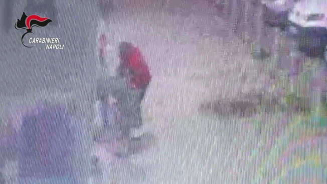 Tenta di rapire un bambino di 5 anni al supermercato, arrestato 45enne a Caivano