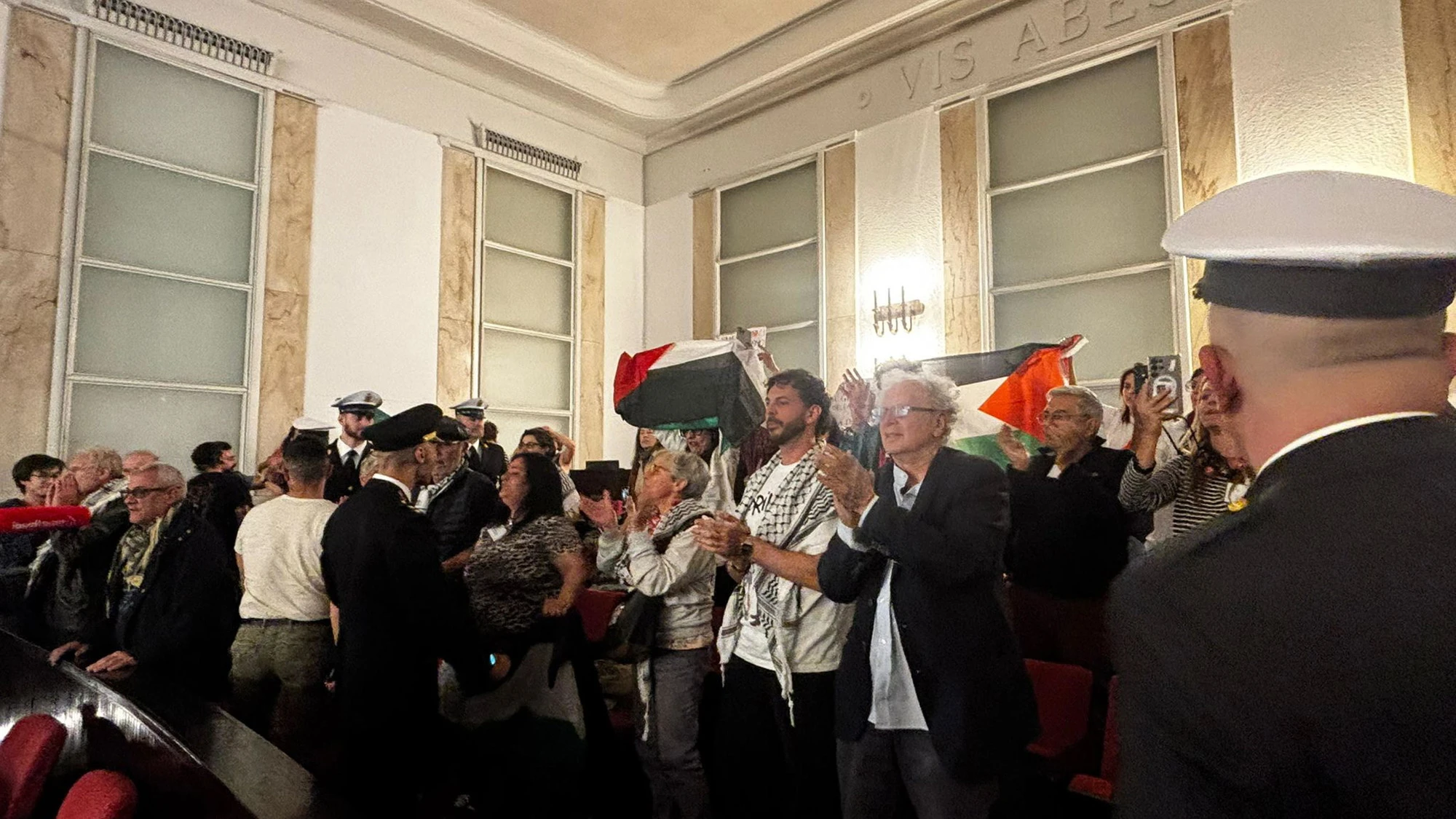 Beppe Sala rinnova il gemellaggio con Tel-Aviv? Caos in aula a Milano