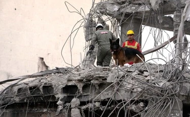 Iran, la giornata di guerra. "Colpiamo aziende Usa": l'ultima minaccia di Teheran. Uk valuta navi da guerra a Hormuz