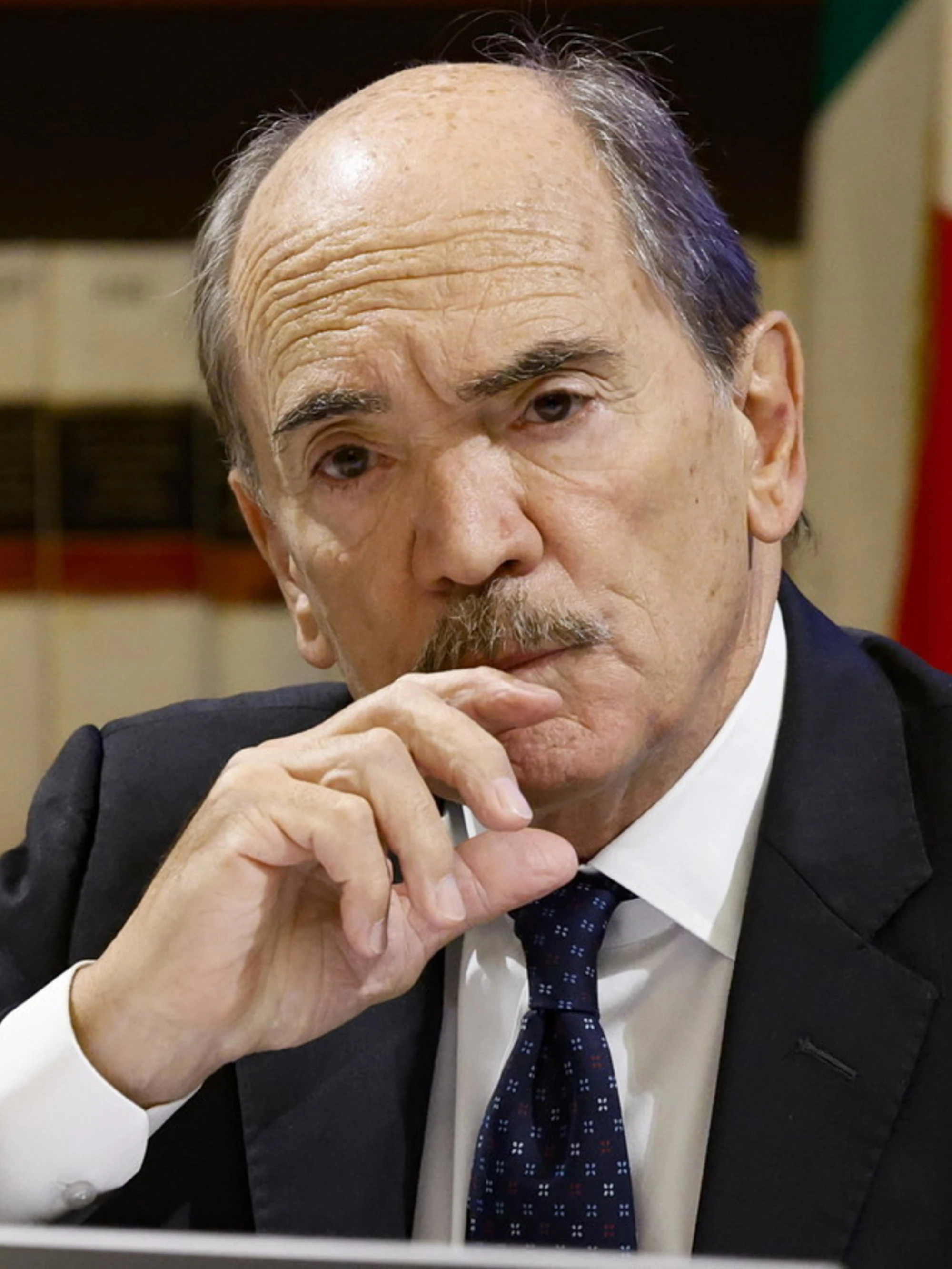 De Raho non ha scelta: deve andarsene