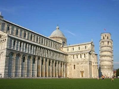 Pisa, donna si suicida gettandosi da Torre