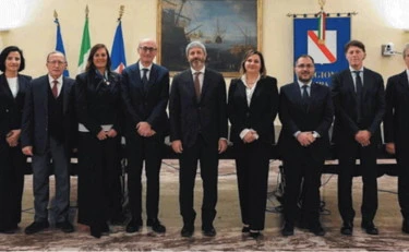 Nel Pd di Elly Schlein spariscono le donne: la foto che imbarazza i dem