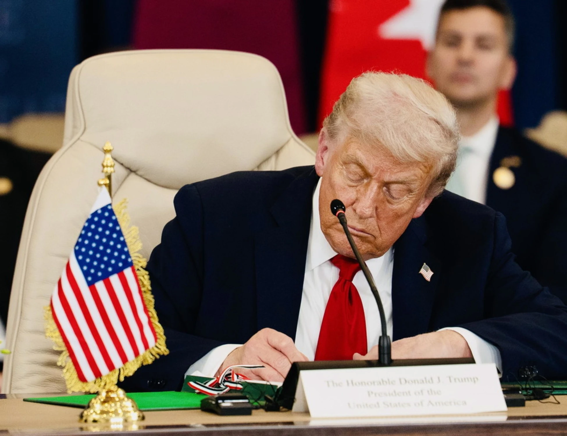 Gaza, quei musi lunghi dei compagni in tv davanti alla tregua