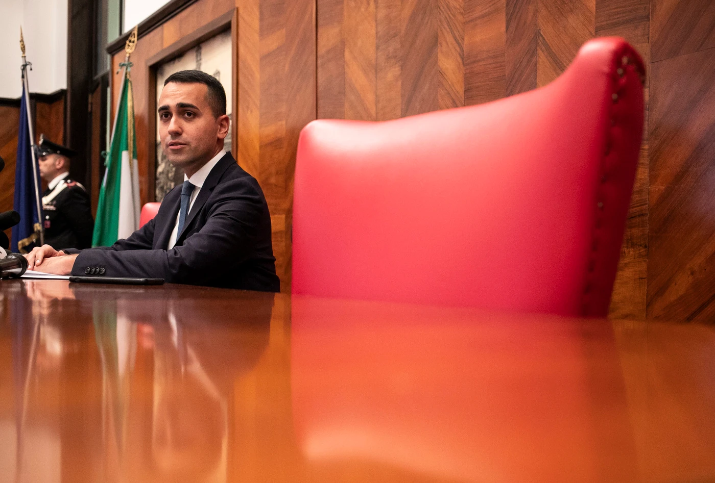 Luigi Di Maio, terrore puro: "Se lo fa, Matteo Salvini si suicida". M5s in ginocchio dalla Lega