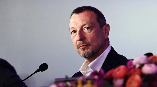 Amadeus sfrattato da Sanremo? "Antidemocratico", chi lo vuole far fuori