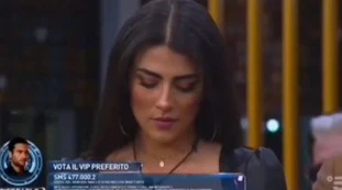 Grande Fratello Vip, Signorini travolge Giulia Salemi: "Frena la mula, l'hai scelto tu". E lei balbetta