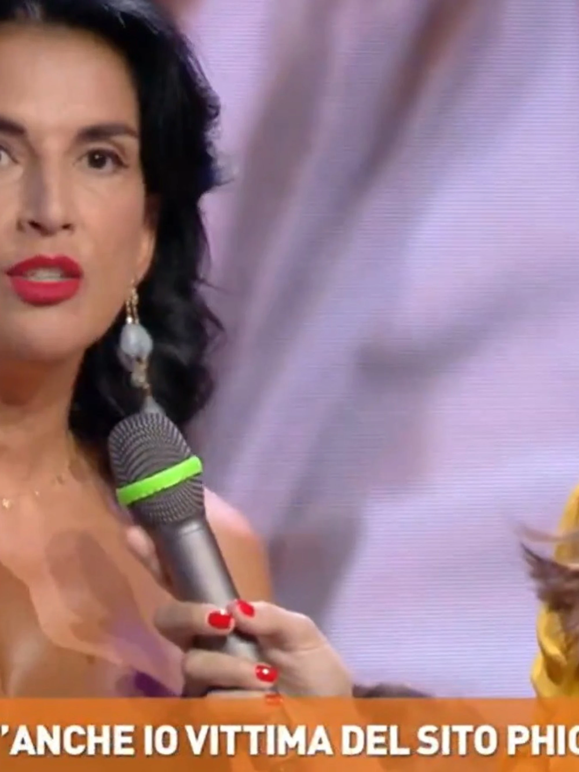 Dritto e Rovescio, Lady Letizia: "Cosa ho subito per 15 anni", dramma a luci rosse