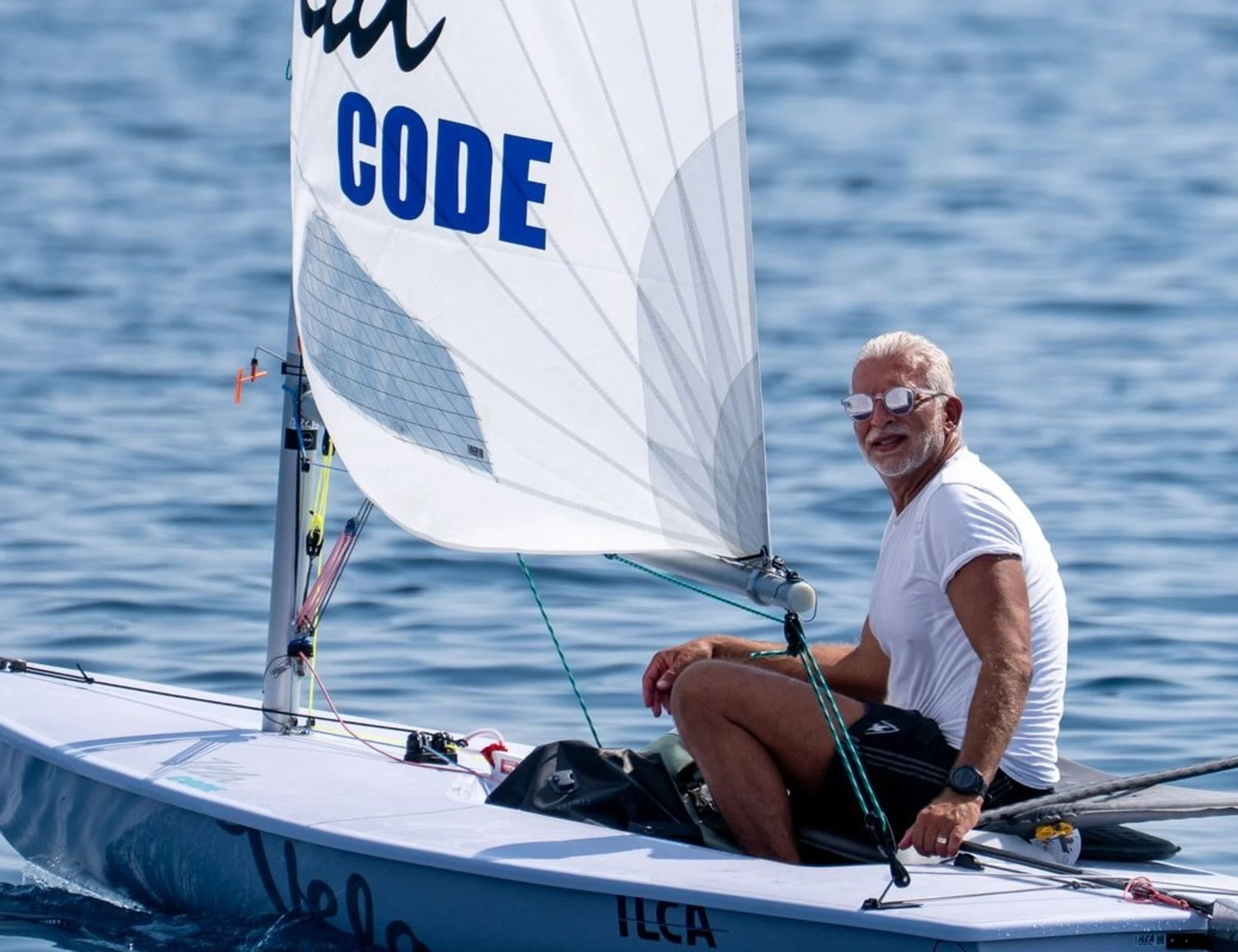 Dan Lenard: 500 miglia in solitaria in barca a vela per ripulire i mari dalla plastica