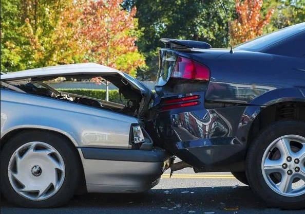 Auto, dal 2022 obbligatorio il sistema di frenata di emergenza autonoma