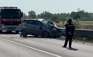 Parma, accoltella la moglie e muore in un incidente