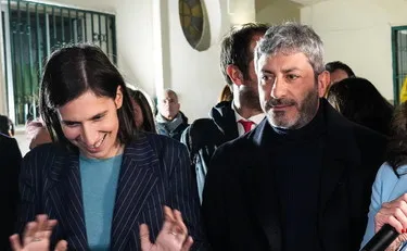 Campania, come'è ridotto Fico: resa a De Luca, cosa sta succedendo