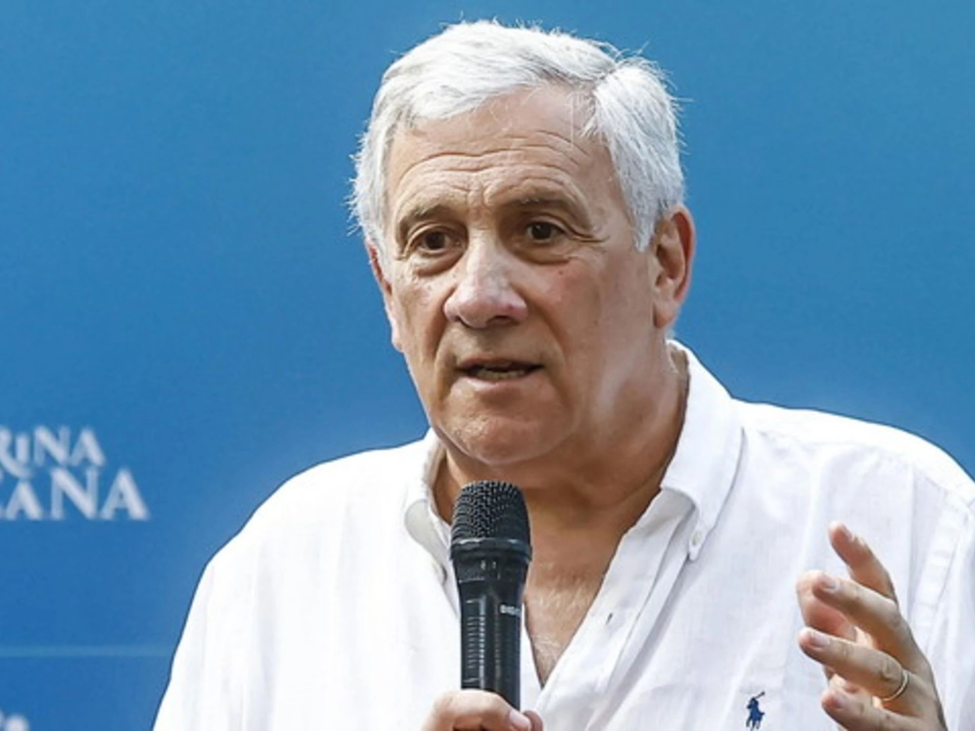 Antonio Tajani contro Vannacci: "Giulio Cesare? Non sono ridicolo, semmai a Carnevale"
