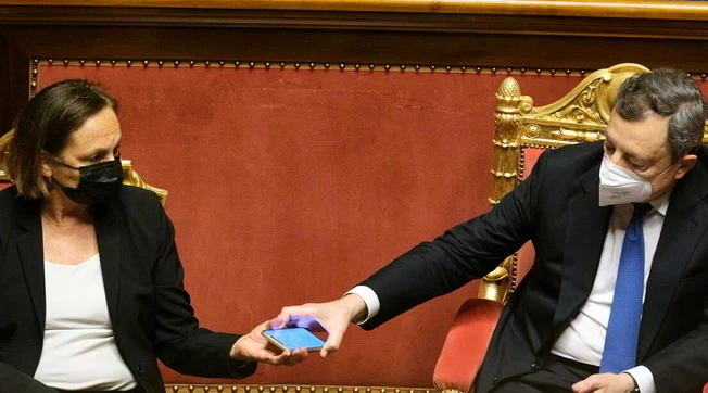 Mario Draghi telefona a Luciana Lamorgese: "Non può passare questa idea", pugno di ferro sugli scontri