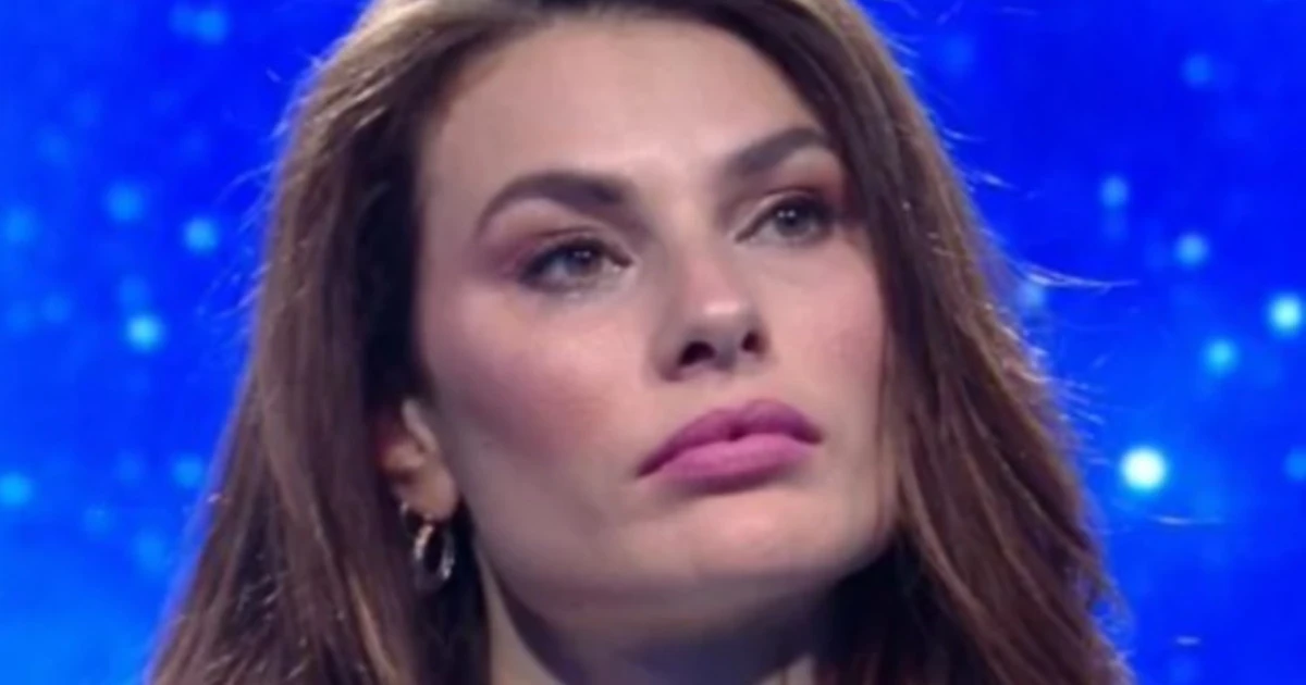 Grande Fratello Vip, Dayane Mello: "Mi stanno sul ca***, ma...". Si sente tutto, confessa la sua vergogna: caos nella casa