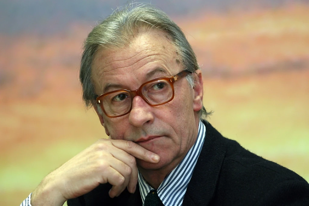 Feltri: "Caro Papa sono orgoglioso di essere un coniglio"