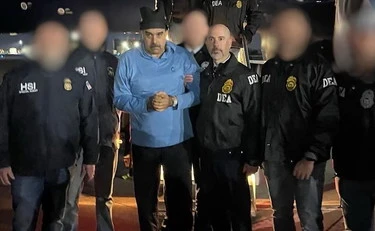 Nicolas Maduro, la pagliacciata in aula: "Sono una persona perbene"