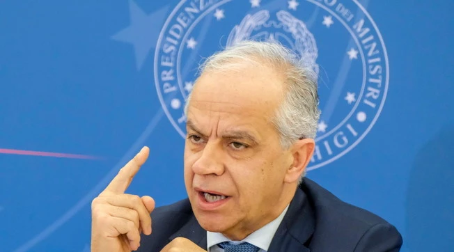 Sanremo 2023, pacco bomba "episodio strano": il sospetto di Piantedosi