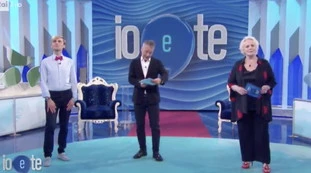 Pierluigi Diaco, rivolta in diretta a Io e te: "Contro la dittatura, vinceremo insieme"