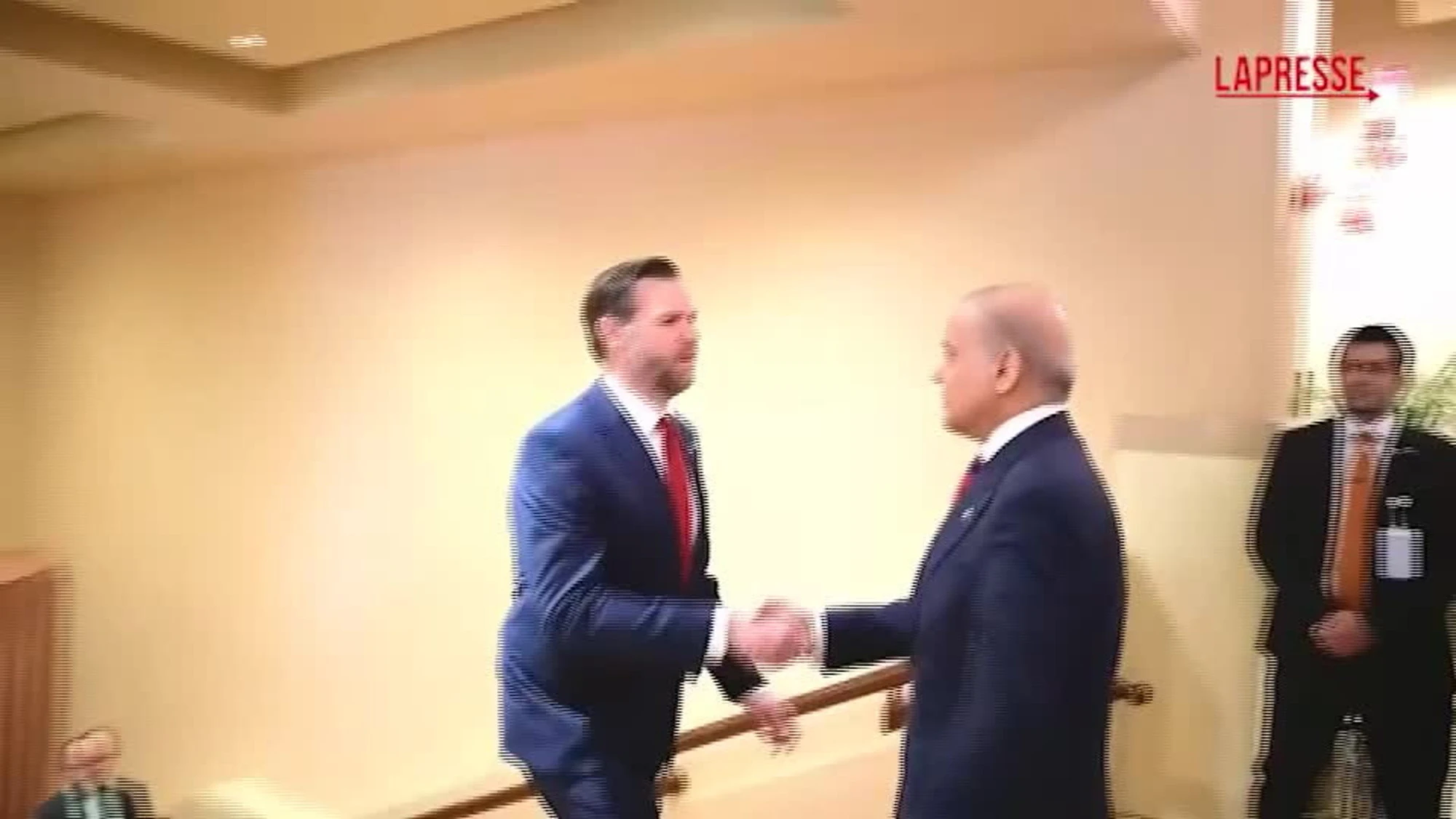 Iran, Vance incontra il premier pakistano Sharif a Islamabad