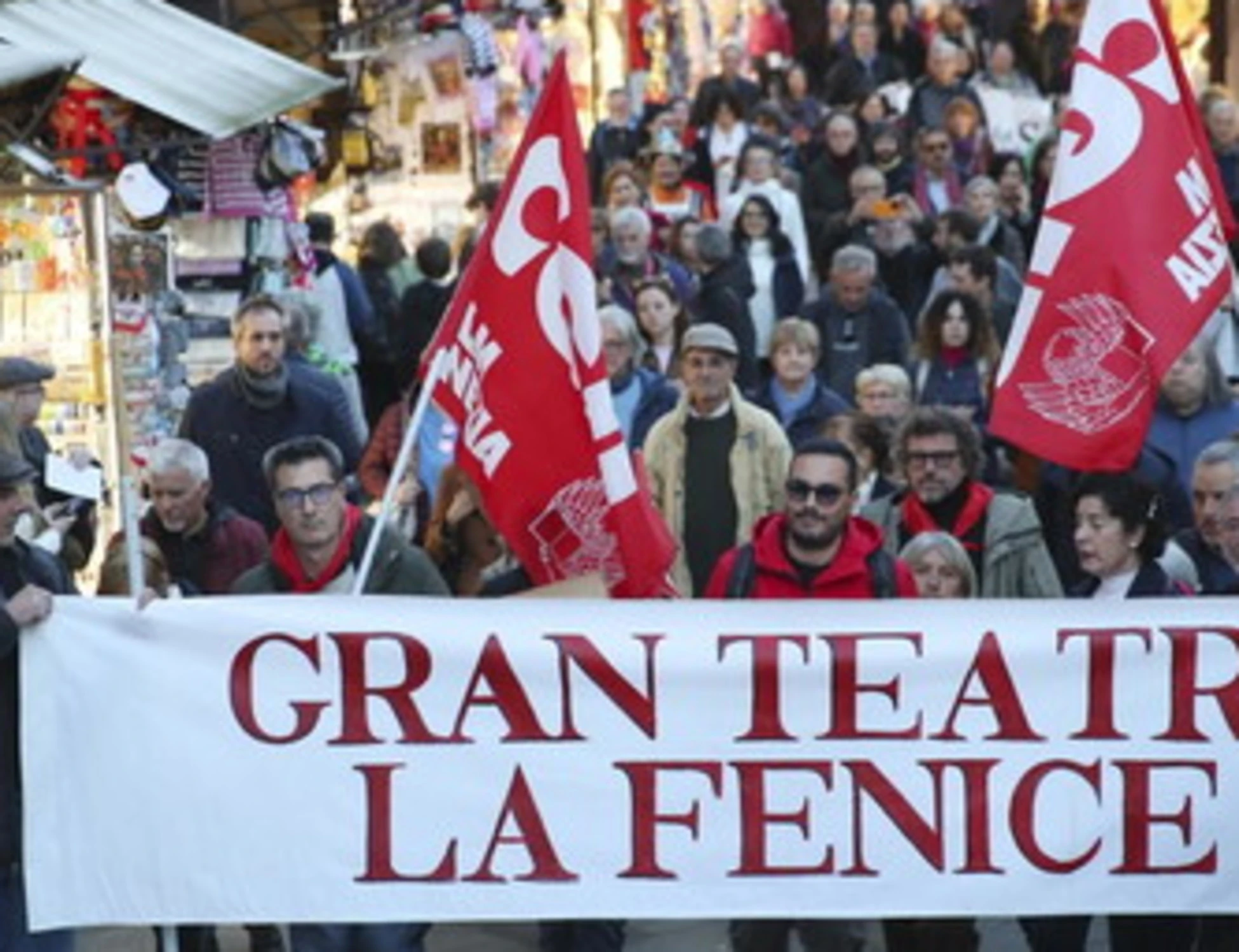 Beatrice Venezi, i veti permanenti danneggiano il teatro 